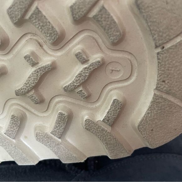 Cozy Gray Shearling Boots - Picture 2 of 10